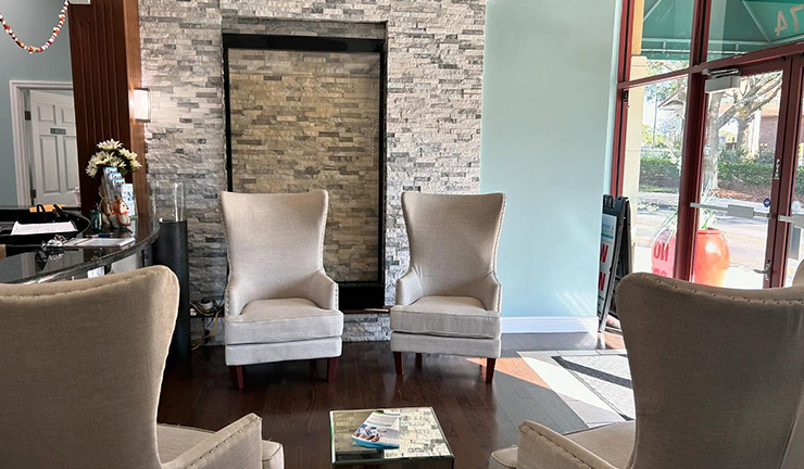 Florida Medical Orthopedic & Spine Institute's right waiting area