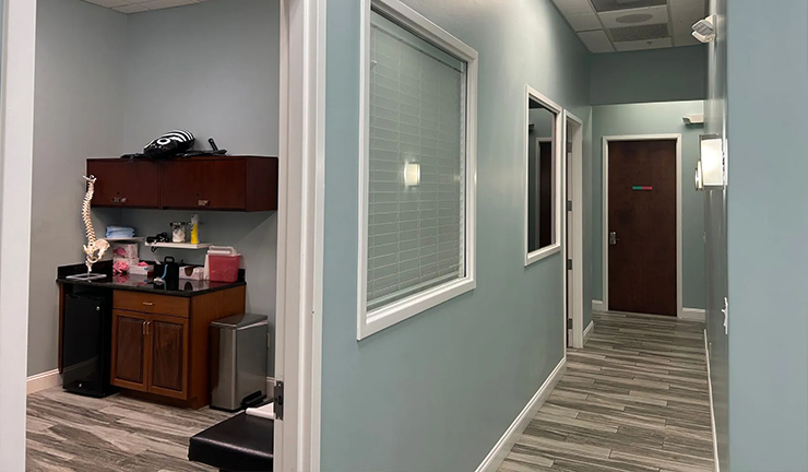 Florida Medical Orthopedic & Spine Institute's hallway